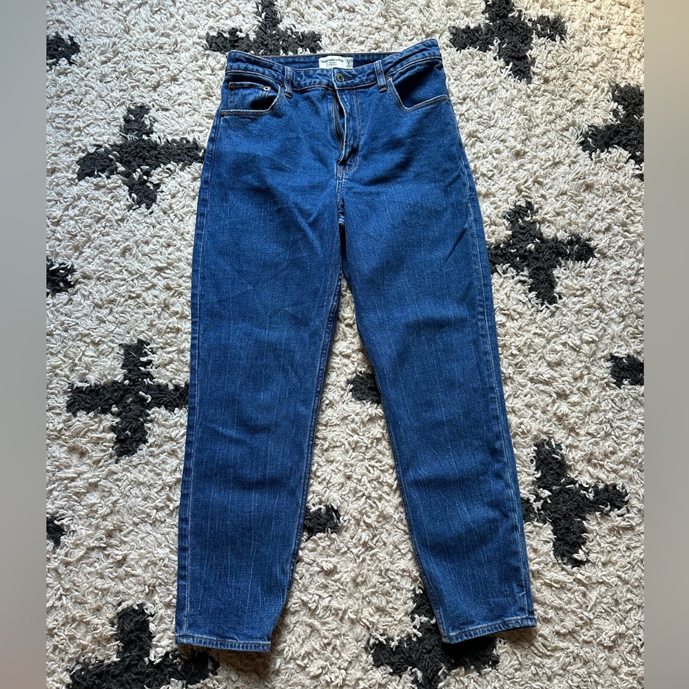 Abercrombie The Mom High Rise Jean size 27 curve love